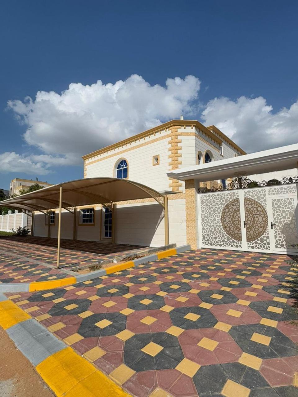International Abu Dhabi Hostel Экстерьер фото
