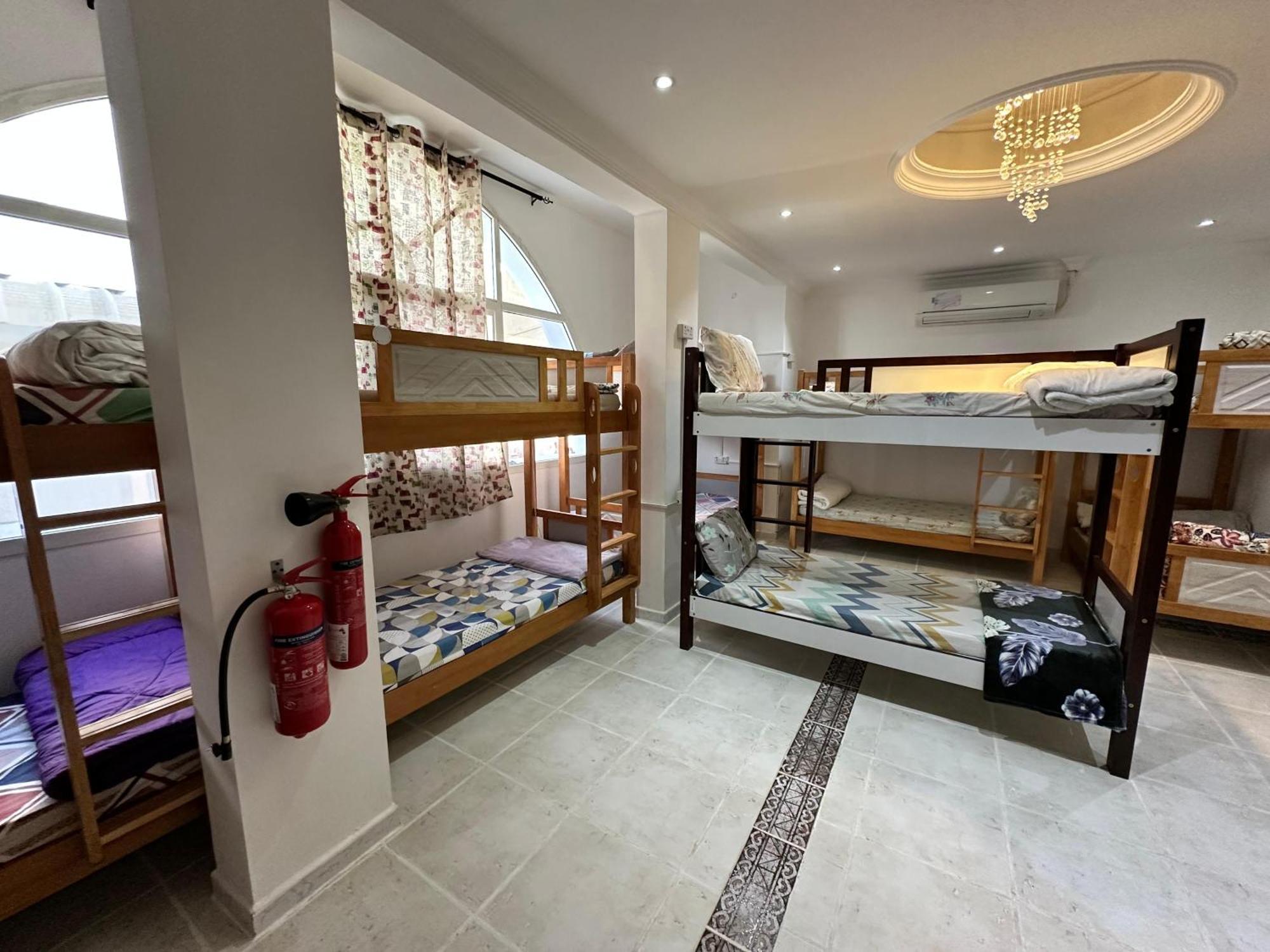 International Abu Dhabi Hostel Экстерьер фото