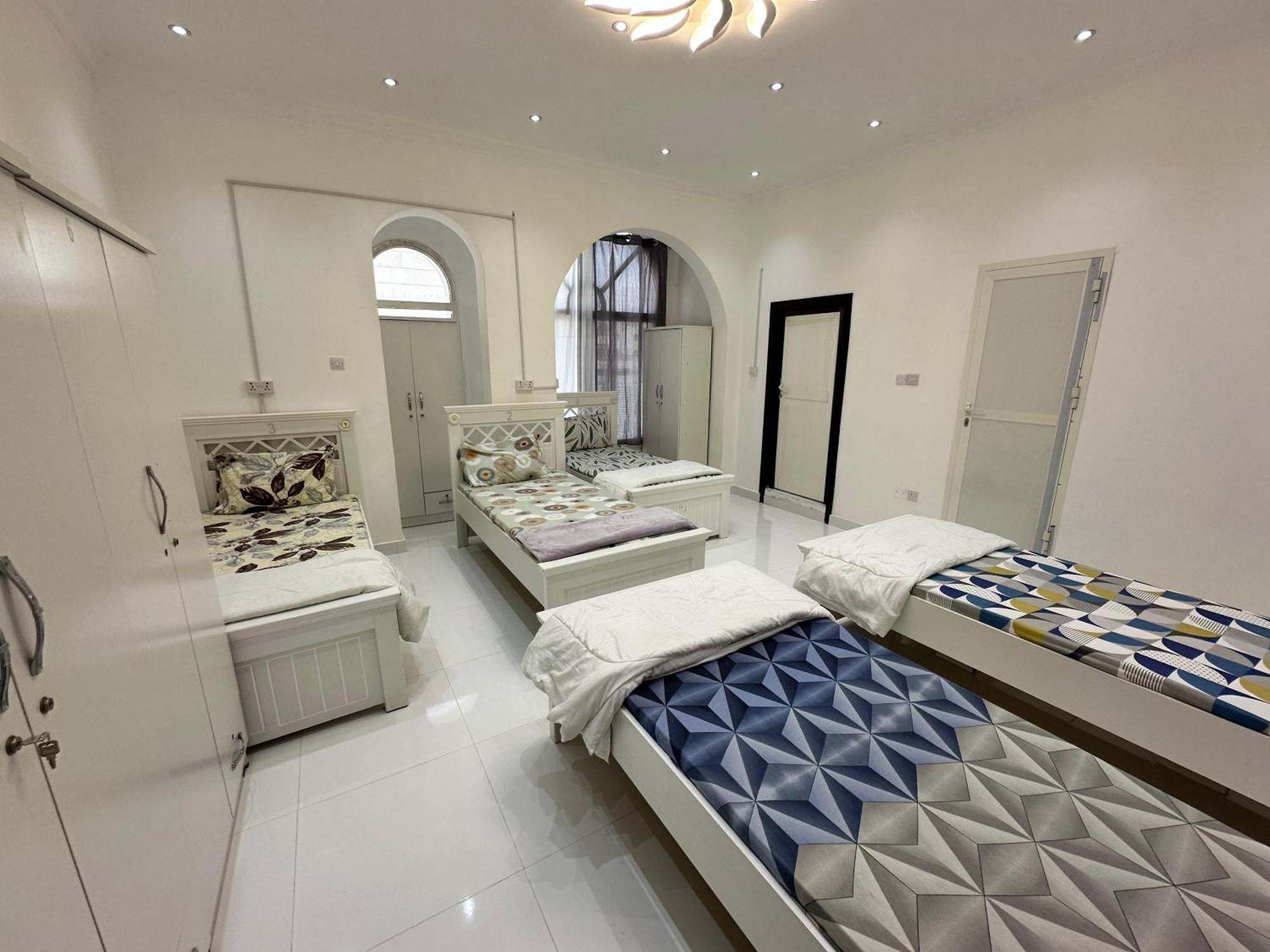 International Abu Dhabi Hostel Экстерьер фото