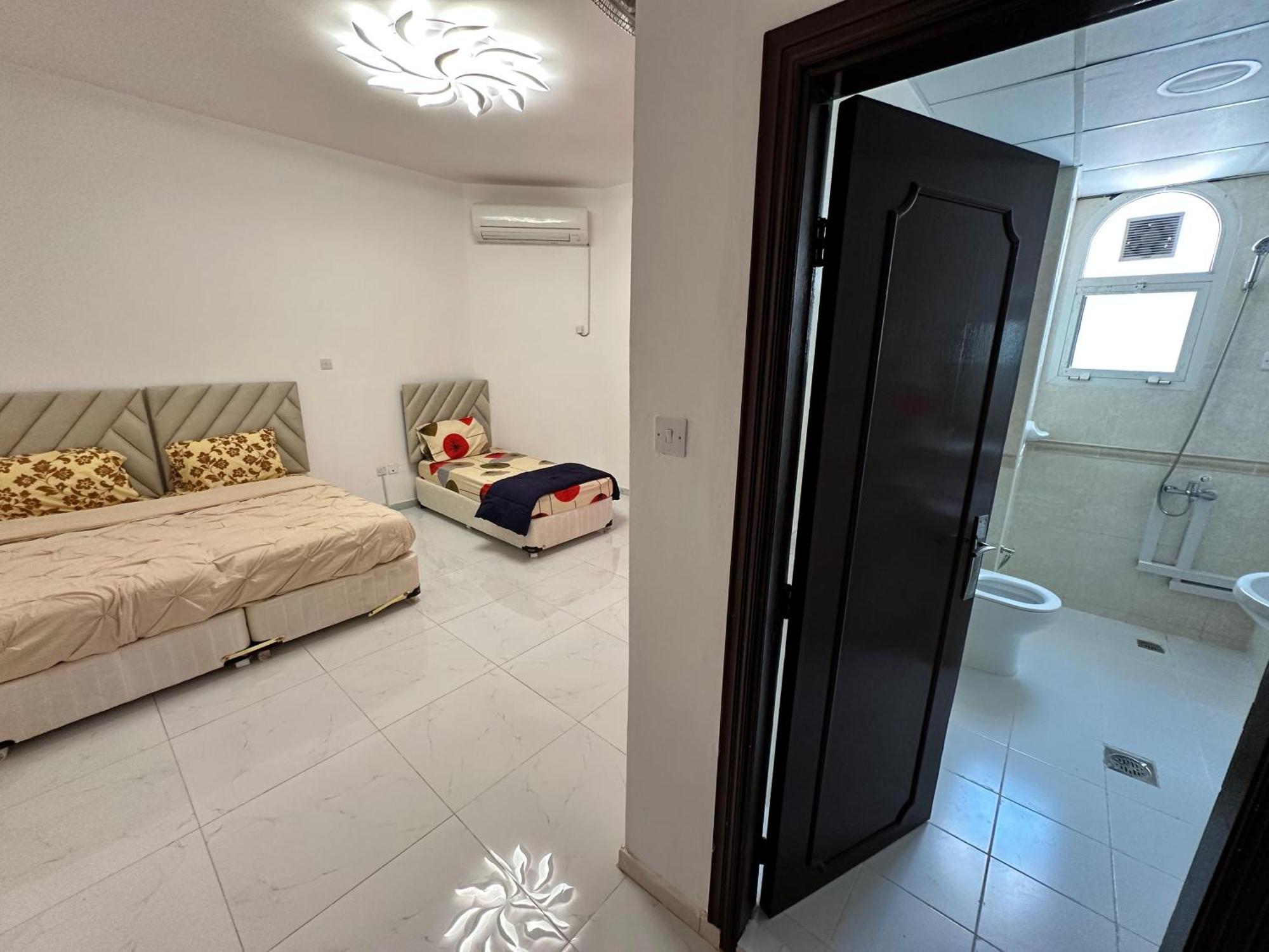 International Abu Dhabi Hostel Экстерьер фото