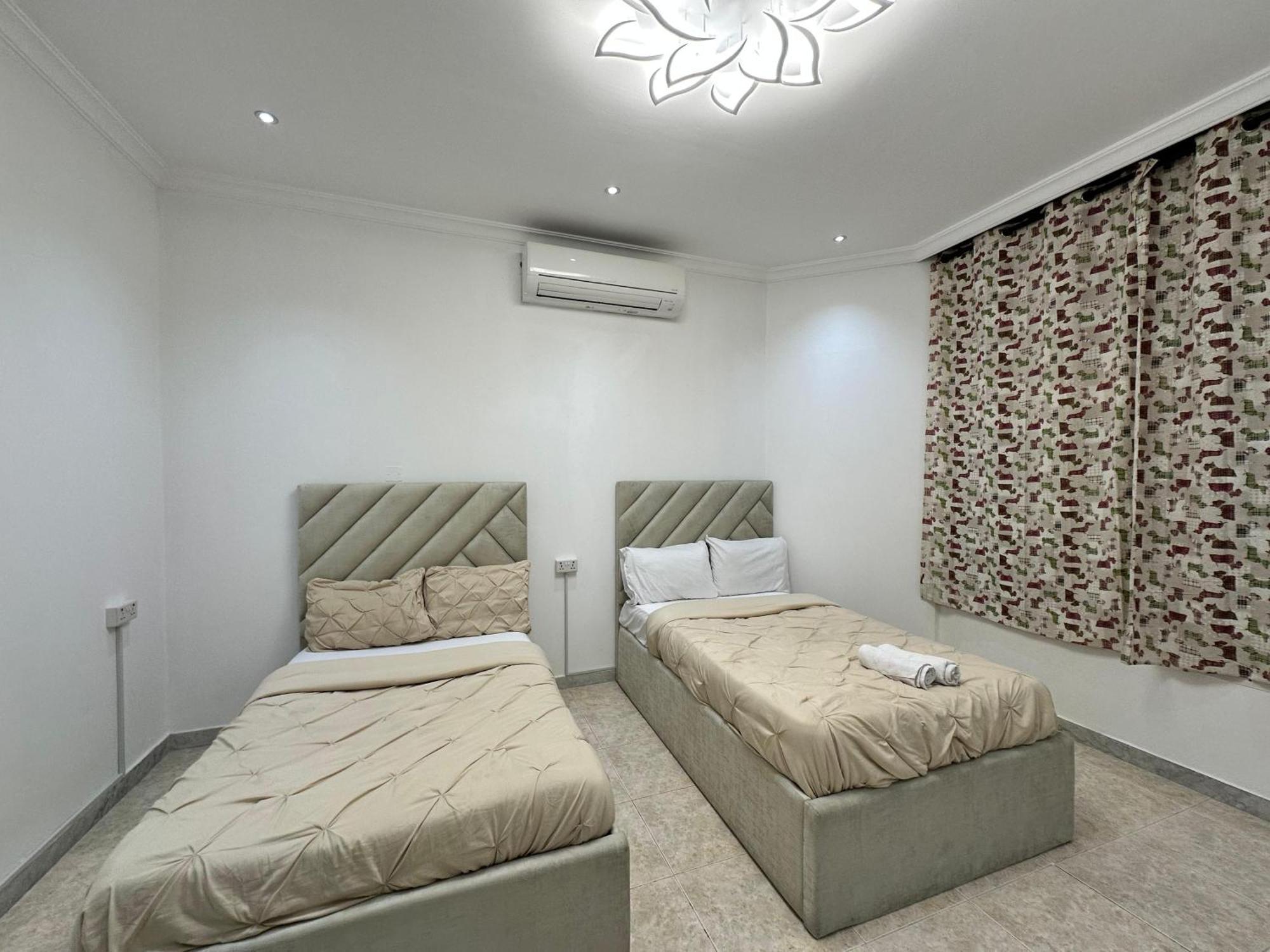 International Abu Dhabi Hostel Экстерьер фото